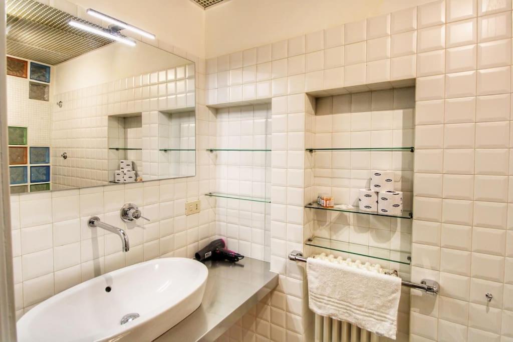 רומא Paglia45 Apartment At Trastevere By Yourhost מראה חיצוני תמונה